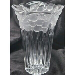 Mikasa Crystal Glass Vase Frosted Embossed Grape Vine Scalloped